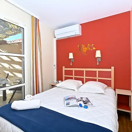 Apartment Village Cap Esterel - L'esquinade-110 By Interhome